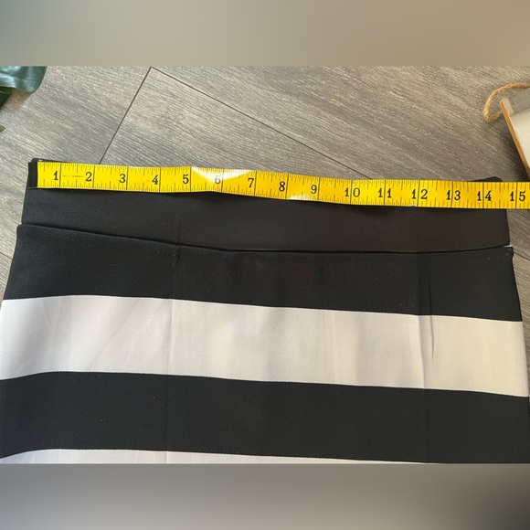 I Joah Made in USA Black and White Striped Stretch Mini Skirt. Size L. NWT! - Picture 6 of 7